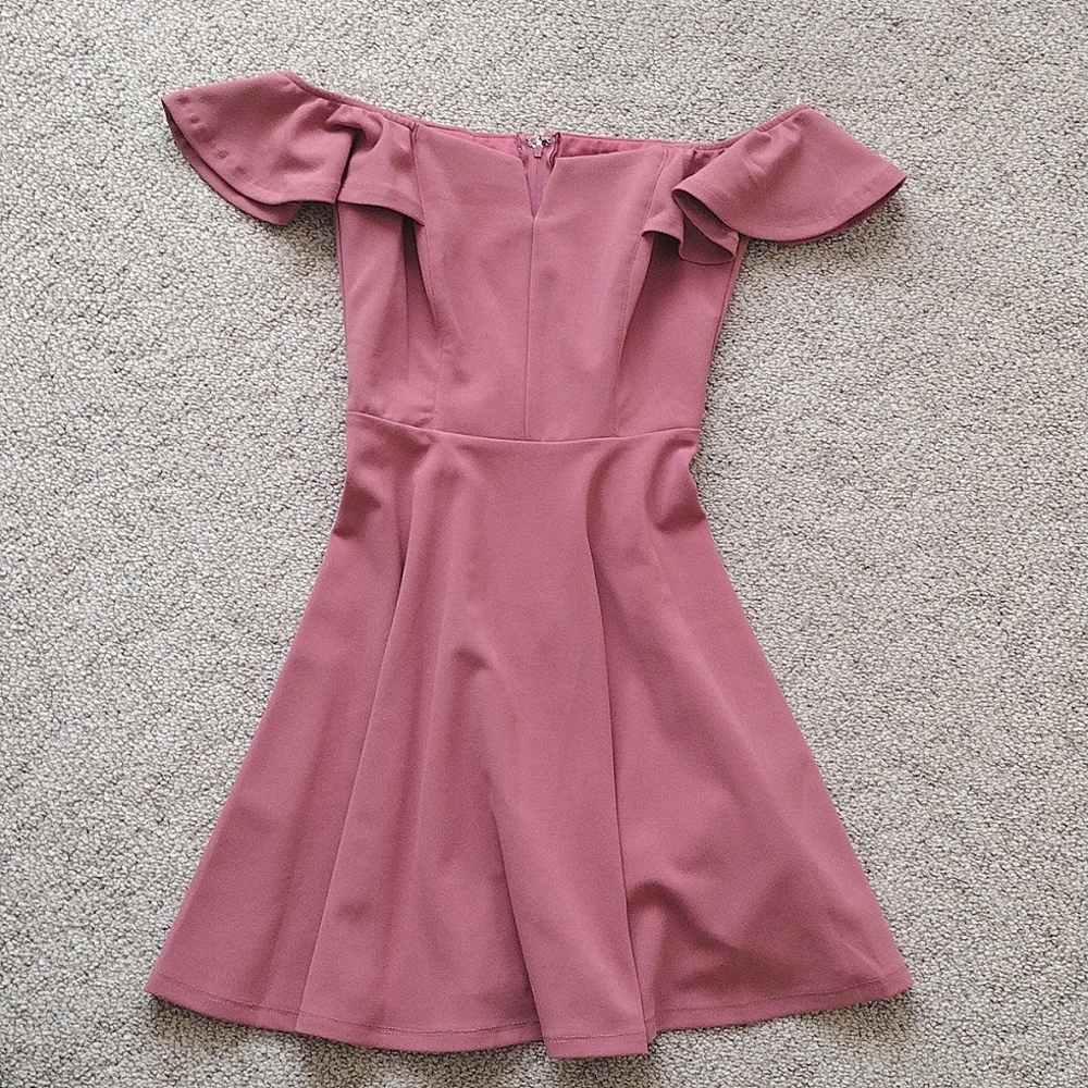 NWOT Dusty Rose Off Shoulder Notched Flutter Sleeve dress - Teeze Me size 0